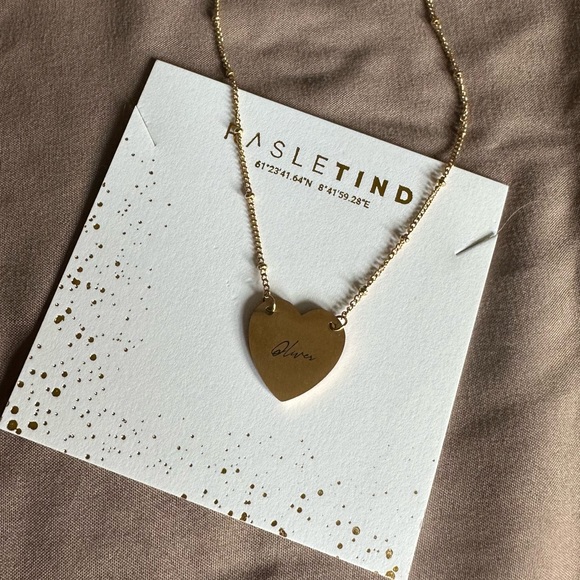 Gold Customized name plate heart necklace OLIVER - Picture 3 of 7